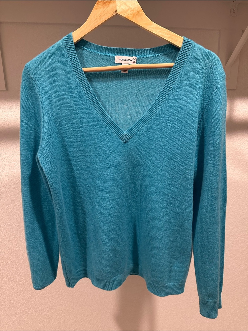 Nordstrom Teal V‑Neck Cashmere Sweater